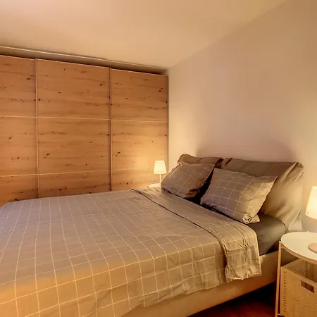 Romaine 4**** Apartment